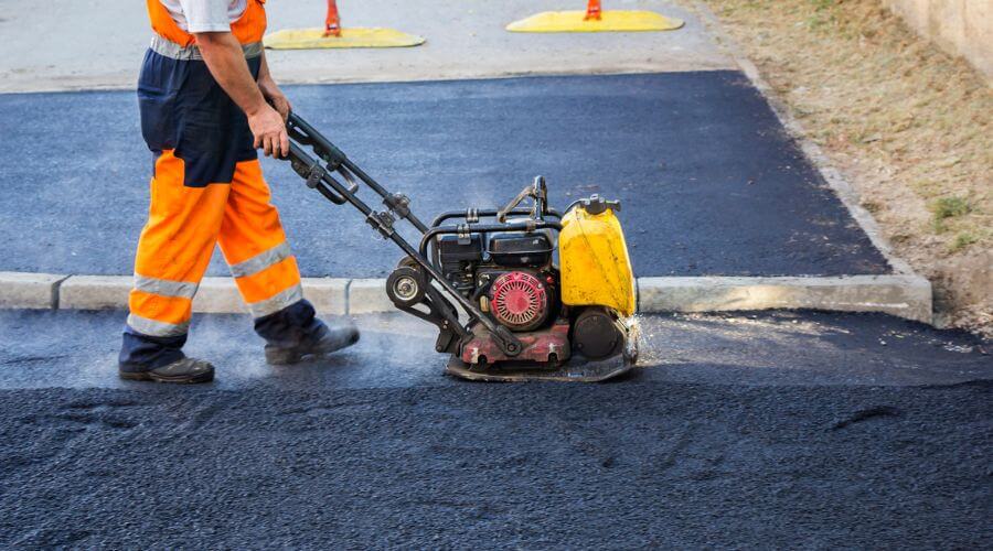 Professional gutter cleaning in Toms Brook, VA